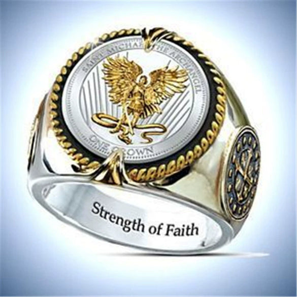 Simple Electroplated Metal Eagle Ring With Rhinestone Detail Animal Pattern Statement Ring For Men And Unisex