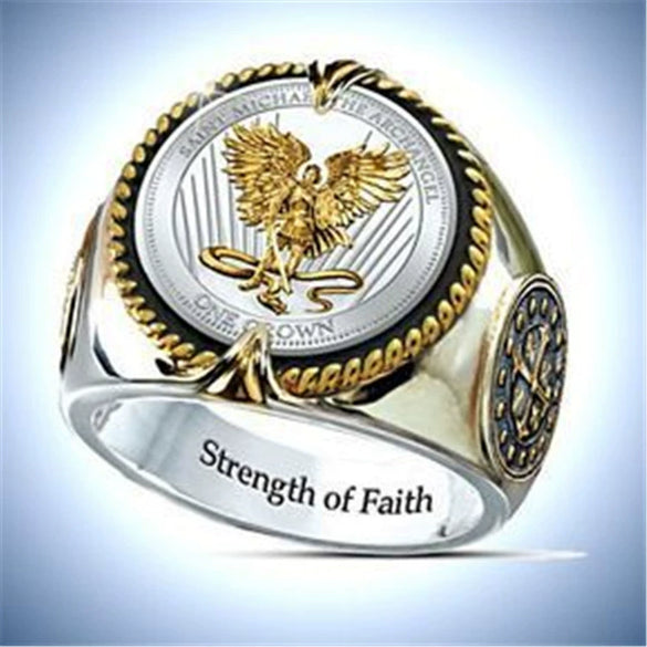 Simple Electroplated Metal Eagle Ring With Rhinestone Detail Animal Pattern Statement Ring For Men And Unisex