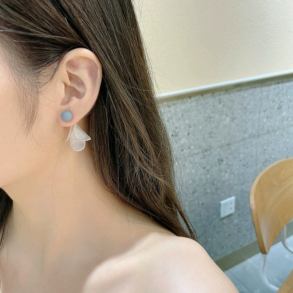 Simple Elegant White Petal Drop Earrings For Women With Silver Needle Vintage Style Resin Ear Accessories