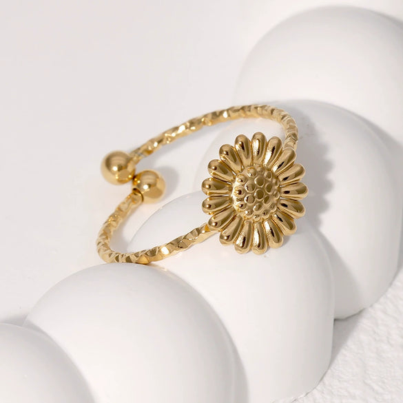 Simple Exquisite Fashionable Versatile Daisy Flower Ring High Grade Gold Plated Adjustable Stainless Steel Ring