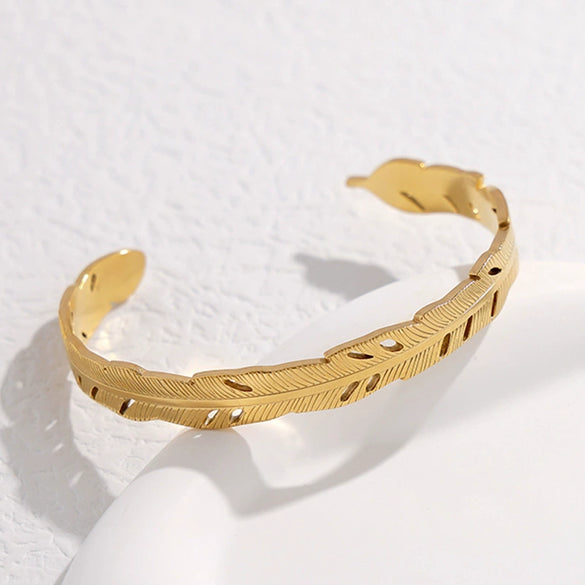 Simple Fashion Hollow Leaves Open Feather All Match Stainless Steel Bracelet With Electroplating Treatment