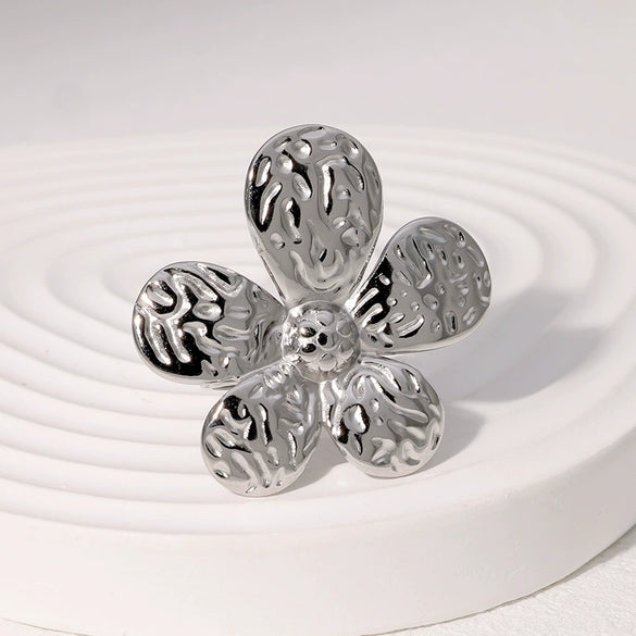 Simple Fashion Joker Flower Open Stainless Steel Ring With Electroplating Treatment