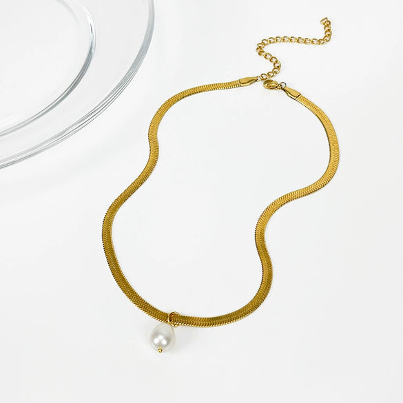 Simple Fashion Titanium Steel Snake Bone Chain Necklace With Freshwater Pearl Pendant Geometric Electroplated Ladies Jewelry