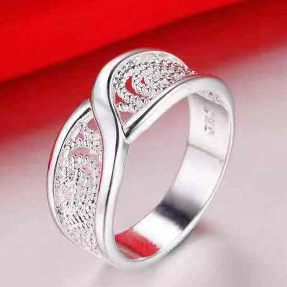 Simple Geometric Metal Women's Ring With Electroplated Finish Fashion Banquet Jewelry