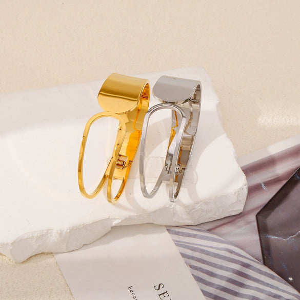 Simple Geometric Stainless Steel Bracelet With Electroplated Buckle