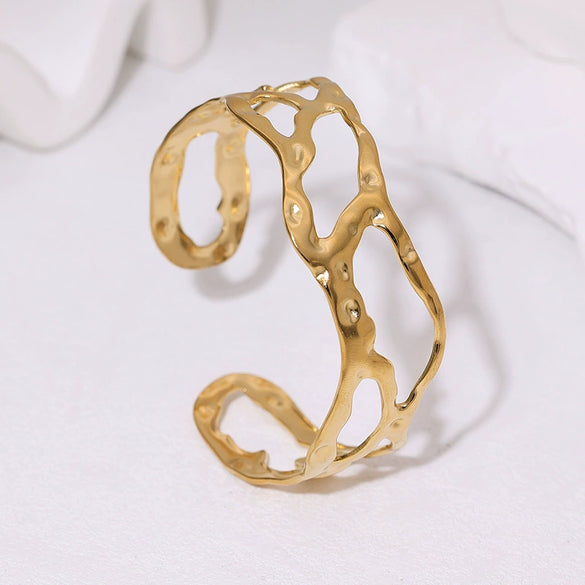 Simple Geometric Stainless Steel Open Bracelet With 18K Gold Tone Electroplated Finish For Women Light Luxury Style