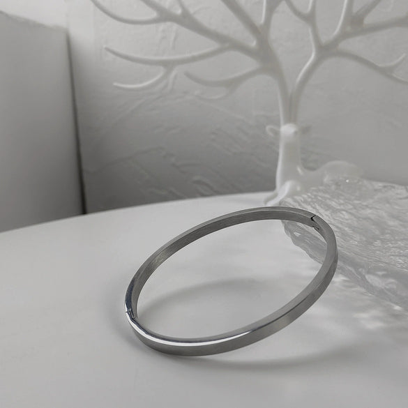 Simple Handmade Titanium Steel U Shaped Bracelet Retro Fashion Totem Style Unisex Bangle For Women And Men