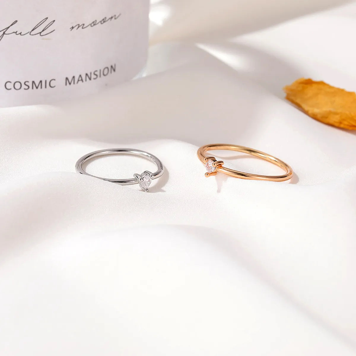 Simple Heart-shaped  Inlaid Zircon Love Ring