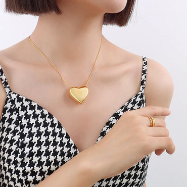 Fashion Heart Titanium Steel Plating Necklace