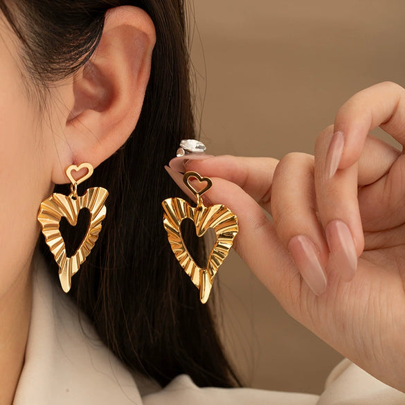 Simple Heartshaped Retro Titanium Steel Electroplated Earrings For Women