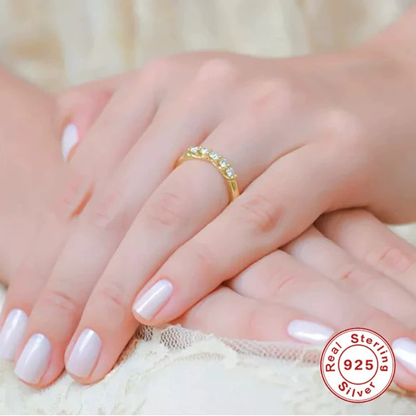Simple Ins Style S925 Sterling Silver Classic Single Row Diamond Ring For Girlfriend And Couple With Geometric Pattern And Inlaid Zircon
