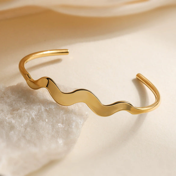 Simple Light Luxury Wave Stainless Steel Bracelet With 18K Gold Plating