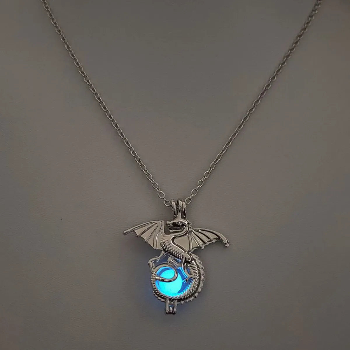 Simple Luminous Dragon Shape Alloy Necklace