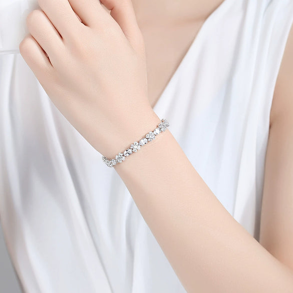 Simple New Ladies Copper Zirconium Inlaid Bracelet With Geometric Pattern And Electroplating Design