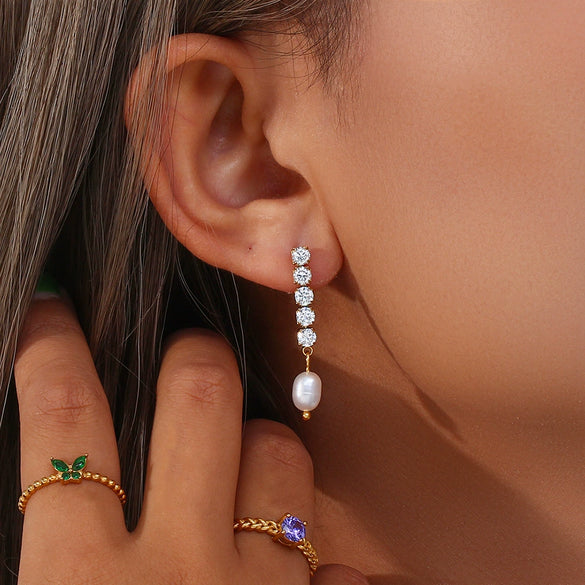 Simple Niche Light Luxury Women's Stainless Steel Freshwater Pearl Earrings With Zircon Chain And Geometric Design Electroplated