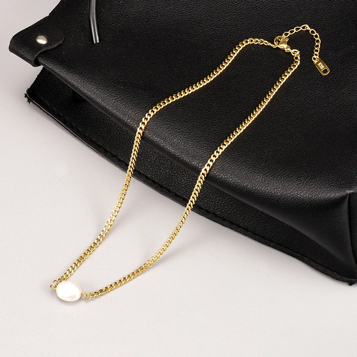 Simple Pearl Titanium Steel 18k Gold Necklace Clavicle Chain Wholesale