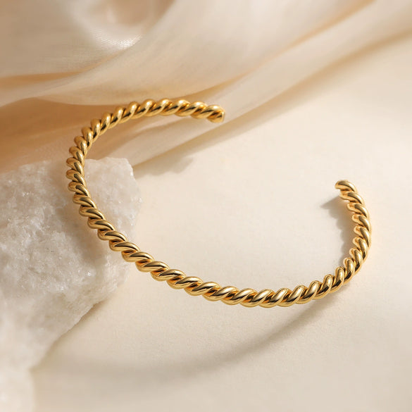 Simple Personality Twist Stainless Steel Open Bracelet With 18K Gold Plated Electroplating Treatment For Female Niche Vintage Style