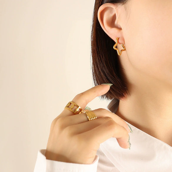 Simple Plain Circle All Match Titanium Steel Gold Plated Women's Earrings With Geometric Design And Electroplating