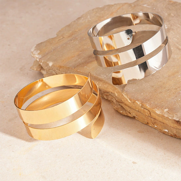 Simple Retro Threelayer Wrap Bracelet For Women Metal Material Geometric Style Electroplating Processing