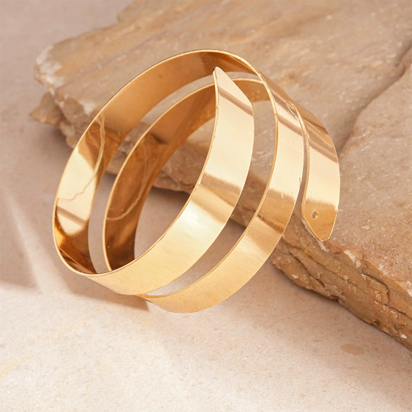 Simple Retro Threelayer Wrap Bracelet For Women Metal Material Geometric Style Electroplating Processing