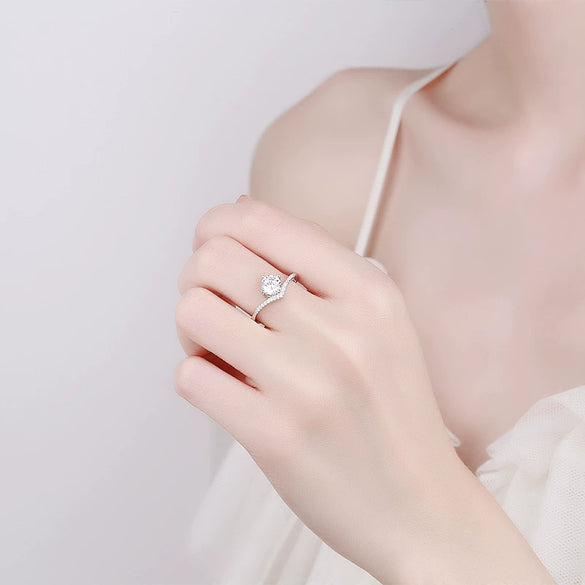 Simple S925 Silver Crown V Shaped Ring For Women Geometric Electroplated Adjustable Open Ring With Single Stone Accent