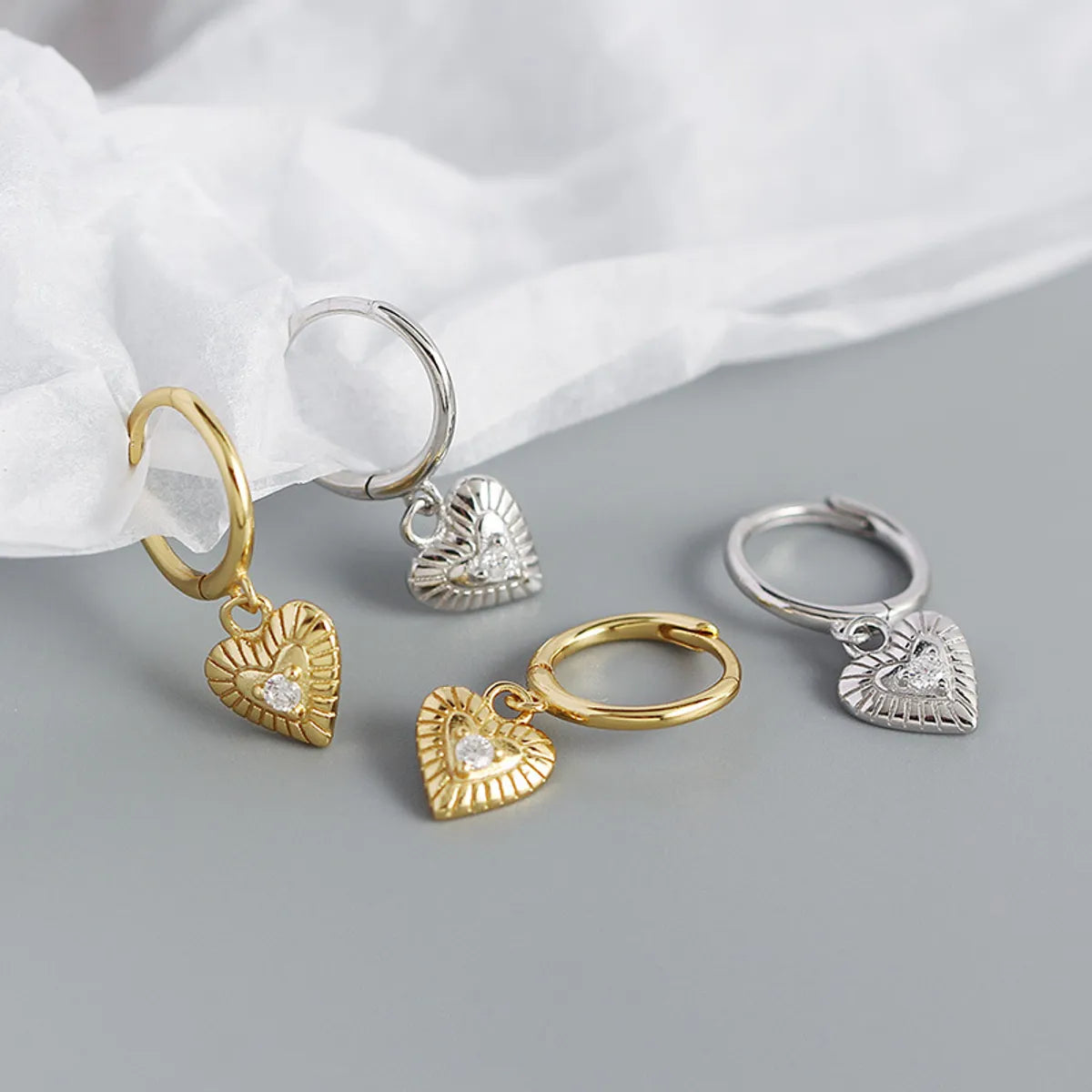 Simple S925 Silver Metal Retro Heart-shaped Hoop Earrings Wholesale