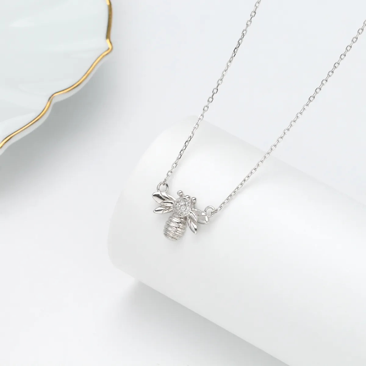 Simple Style Bee Sterling Silver Inlay Zircon Pendant Necklace