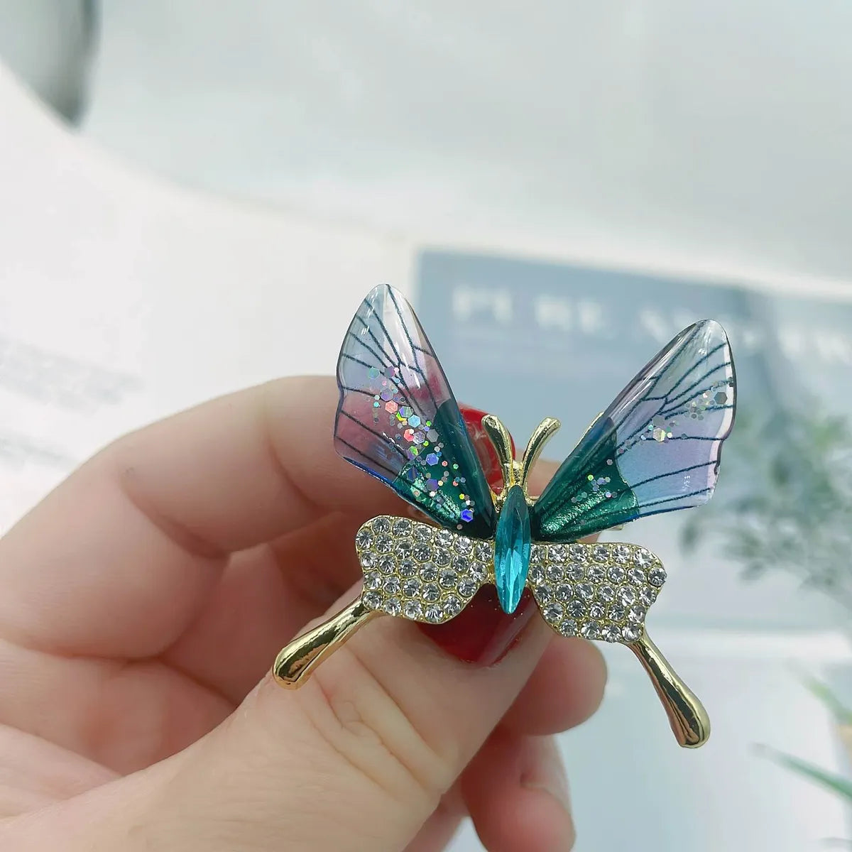 Simple Style Butterfly Alloy Plating Rhinestones Women'S Brooches 1 Piece