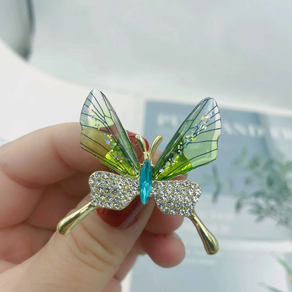 Simple Style Butterfly Alloy Plating Rhinestones Women'S Brooches 1 Piece