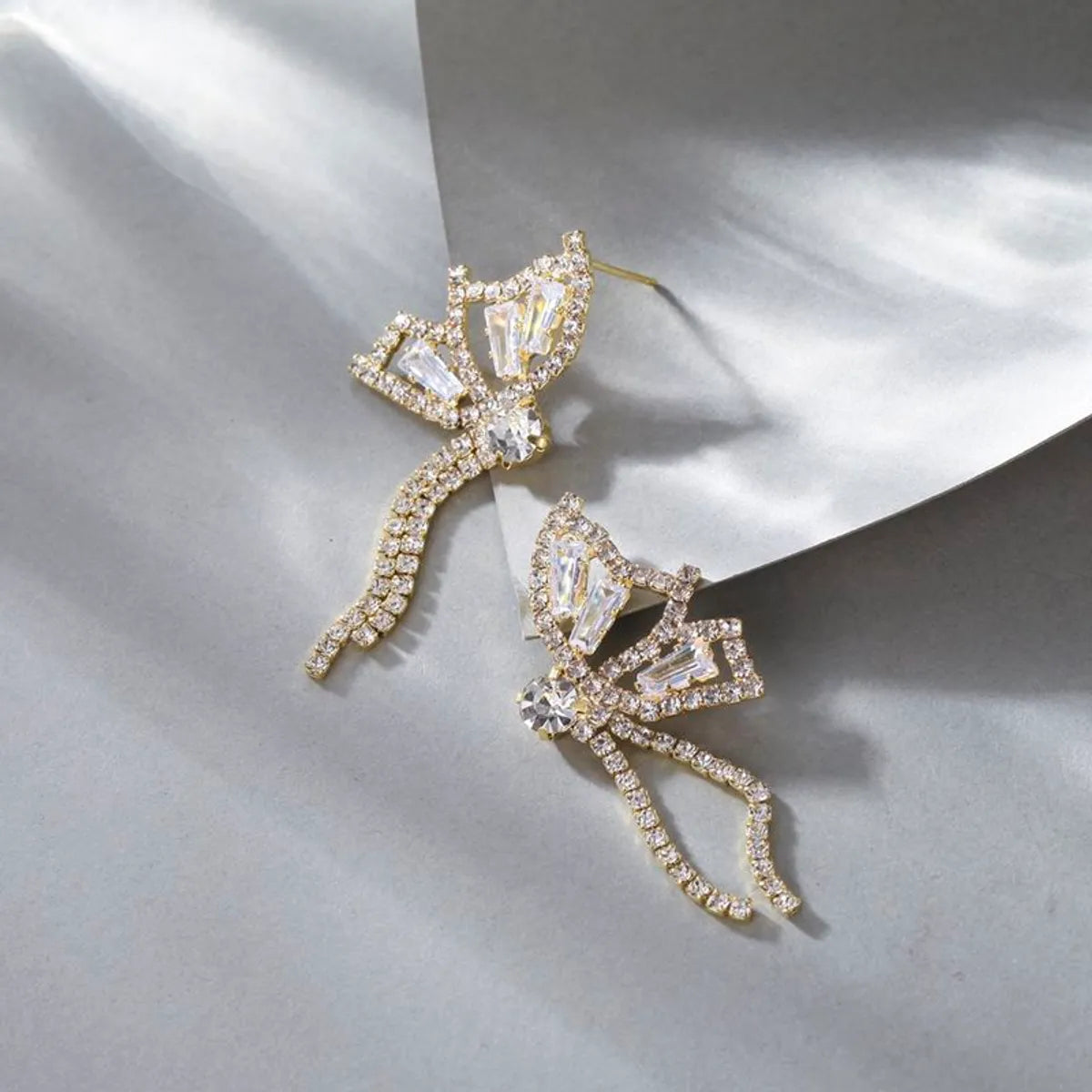 Simple Style Butterfly Alloy Rhinestone Tassel Women's Ear Studs 1 Pair