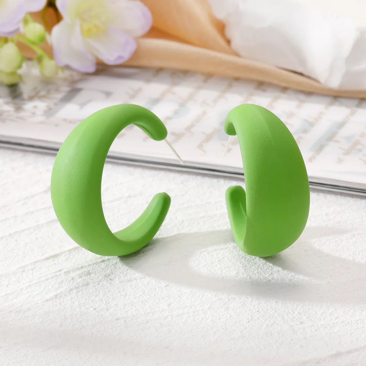 1 Pair Simple Style C Shape Solid Color Resin Ear Studs