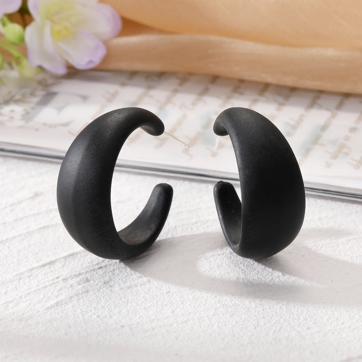 1 Pair Simple Style C Shape Solid Color Resin Ear Studs