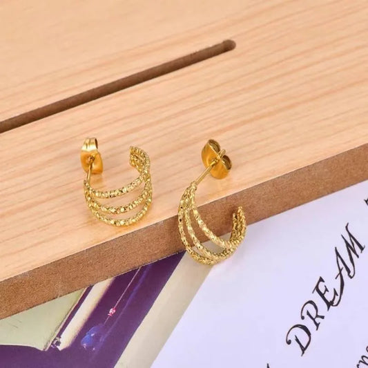 1 Pair Simple Style C Shape Plating 201 Stainless Steel 18K Gold Plated Ear Studs