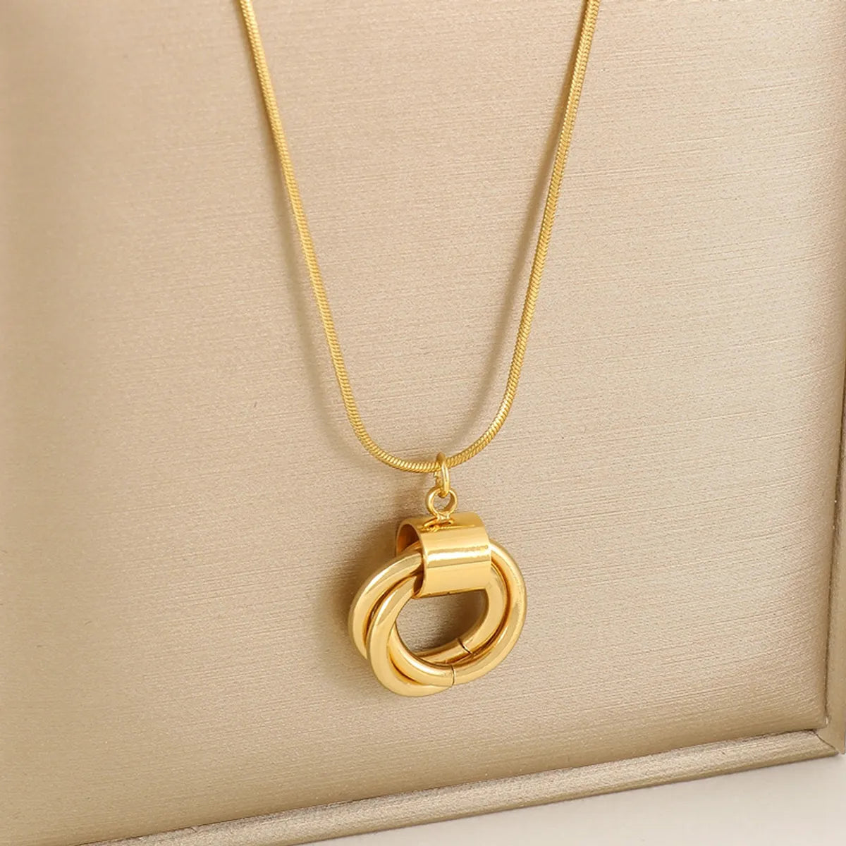 Simple Style Circle Stainless Steel Plating 18k Gold Plated Pendant Necklace