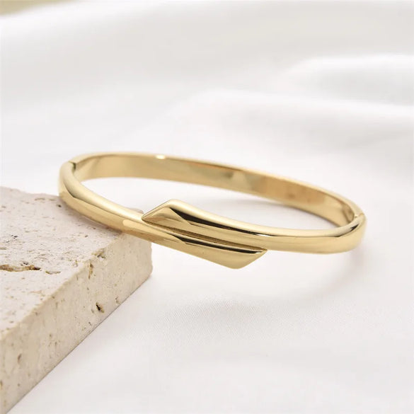 Simple Style Classic Style Commute Geometric Lines Titanium Steel Gold Plated Bangle In Bulk