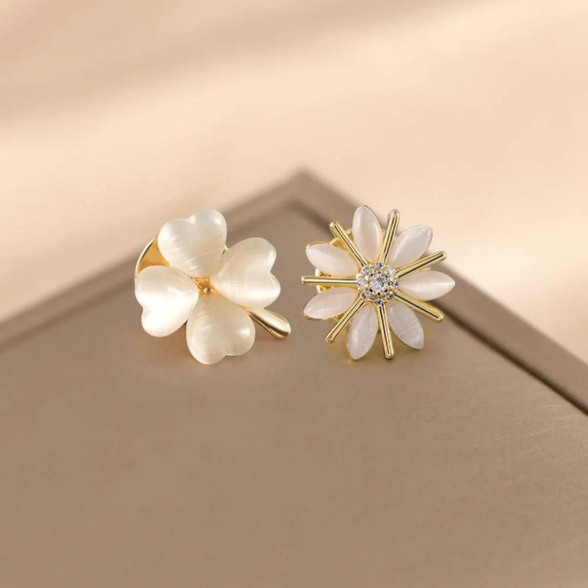 Simple Style Classic Style Flower Alloy Inlay Zircon Women'S Brooches