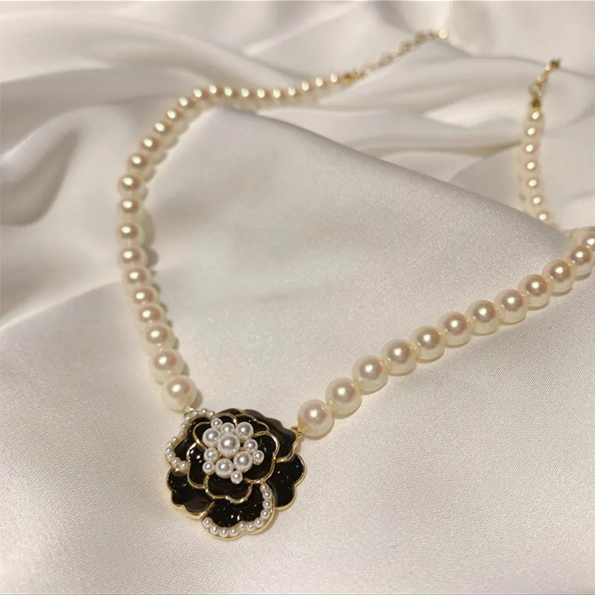 Simple Style Classic Style Flower Artificial Pearl Alloy Beaded Women'S Bracelets Necklace