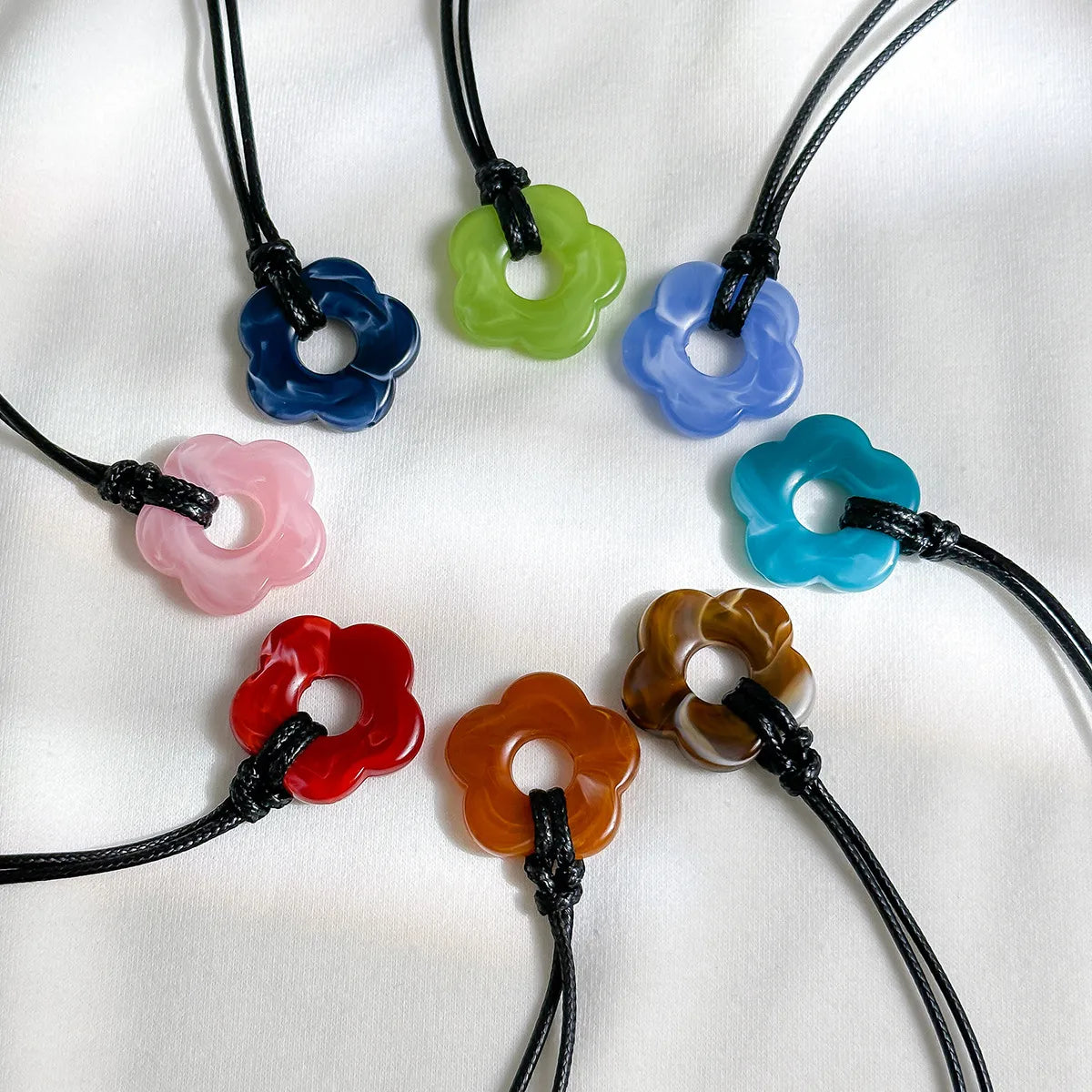 Simple Style Classic Style Flower Pu Leather Plastic Resin Wholesale Pendant Necklace