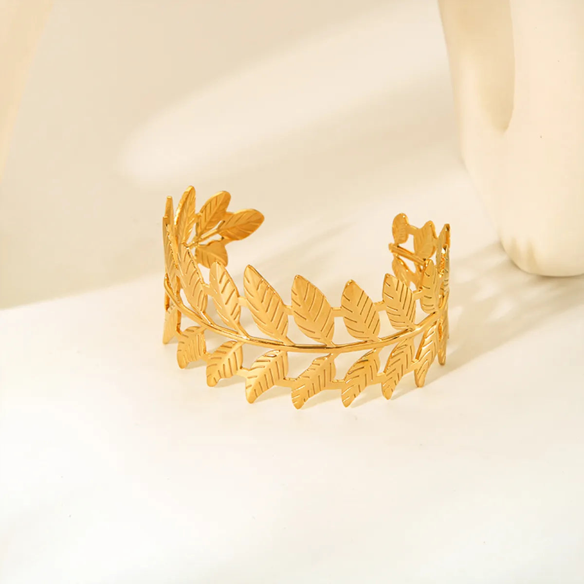 Simple Style Classic Style Leaves Stainless Steel Plating 18k Gold Plated Bangle