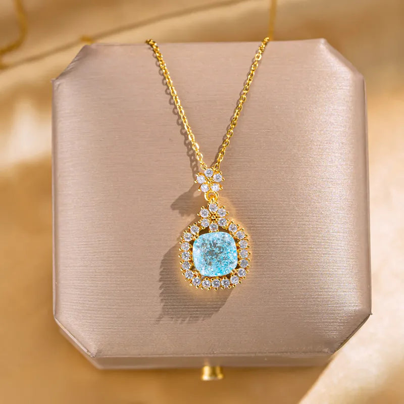 Simple Style Classic Style Snowflake Titanium Steel Copper Plating Inlay Zircon Gold Plated Pendant Necklace