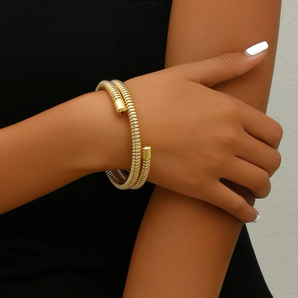 Simple Style Classic Style Solid Color Alloy Plating Gold Plated Women's Bangle