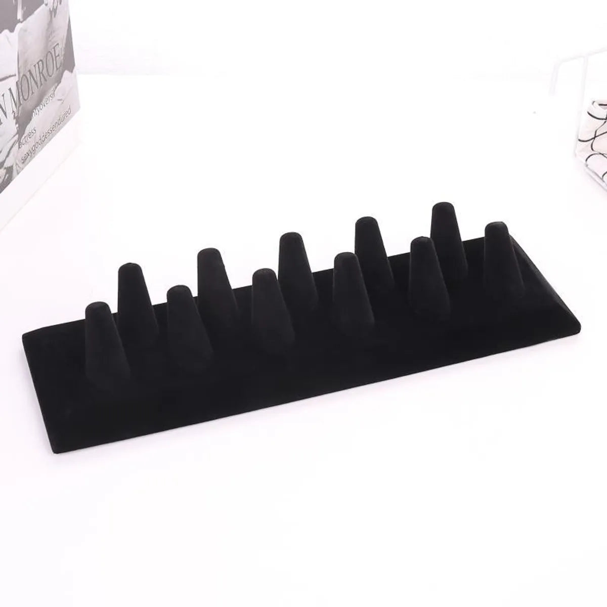 Simple Style Classic Style Solid Color Resin Jewelry Rack