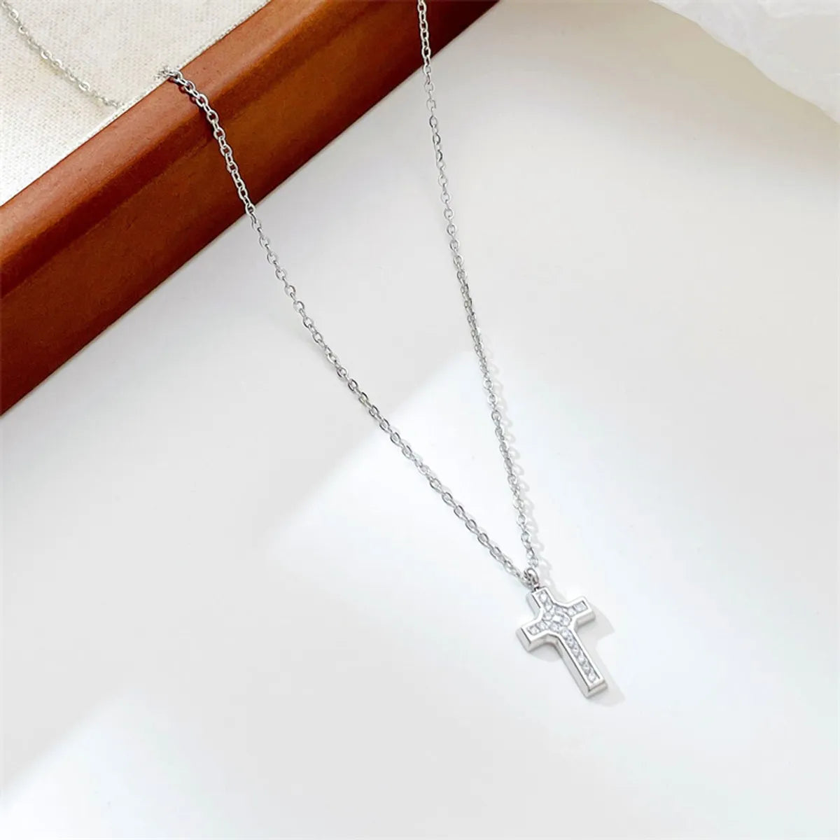 Simple Style Commute Cross Stainless Steel White Gold Plated Gold Plated Zircon Pendant Necklace In Bulk