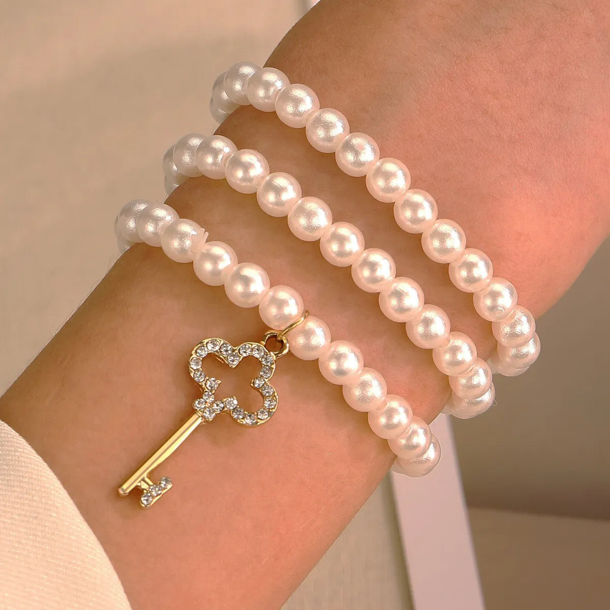 Simple Style Commute Heart Shape Artificial Pearl Alloy Beaded Inlay Zircon Women's Bracelets