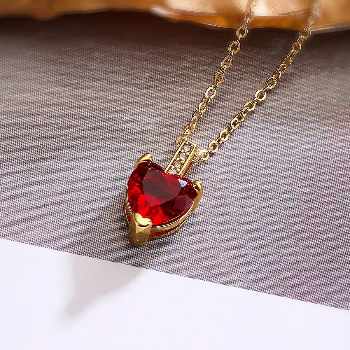 Simple Style Commute Heart Shape Copper Plating Inlay Zircon 18k Gold Plated Pendant Necklace