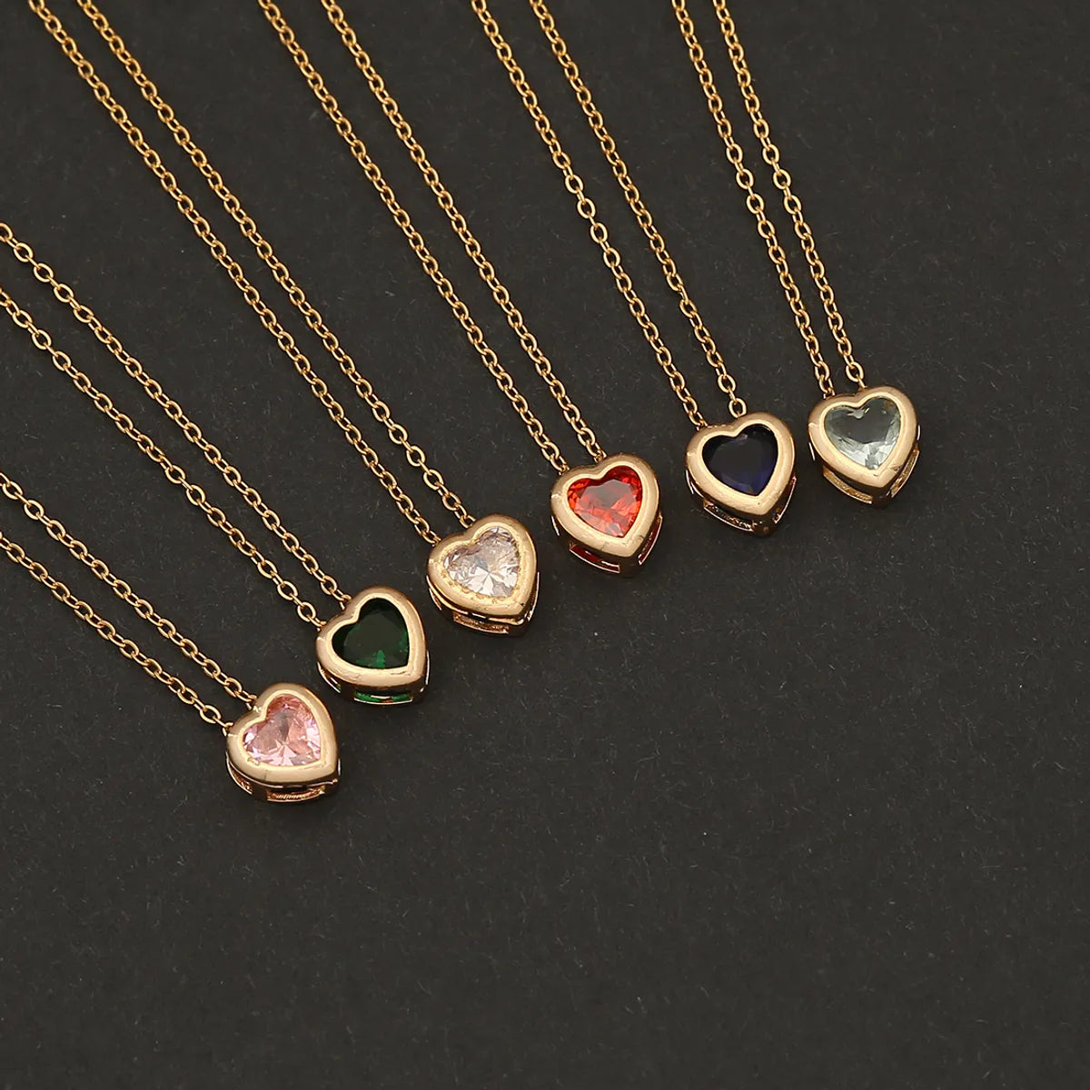 Simple Style Commute Heart Shape Copper Zircon Pendant Necklace In Bulk