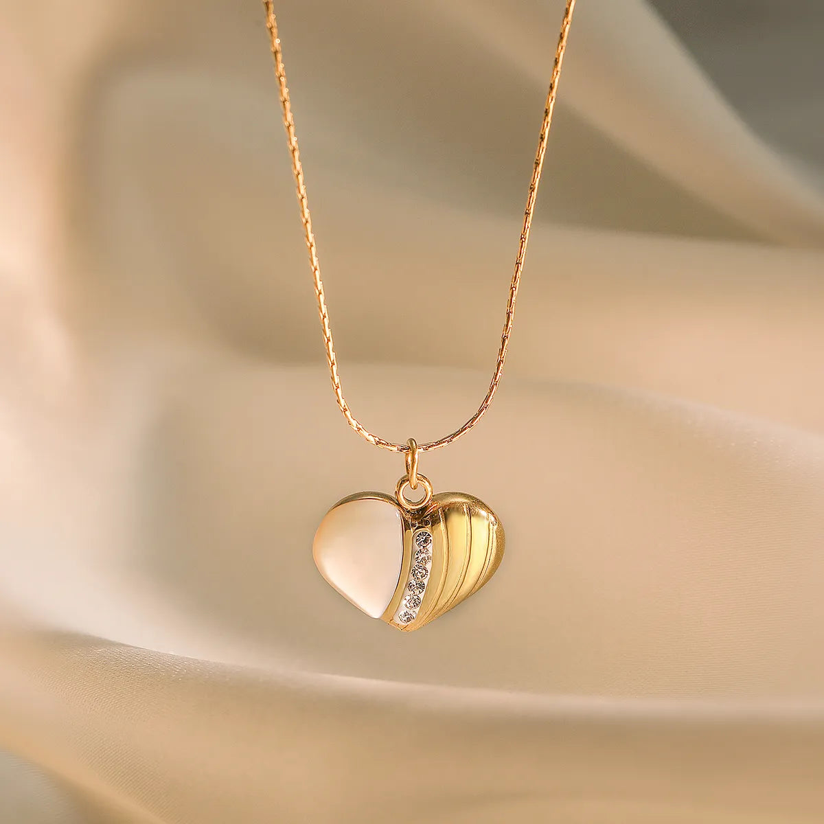 Simple Style Commute Heart Shape Titanium Steel Plating Inlay Zircon 18k Gold Plated Necklace