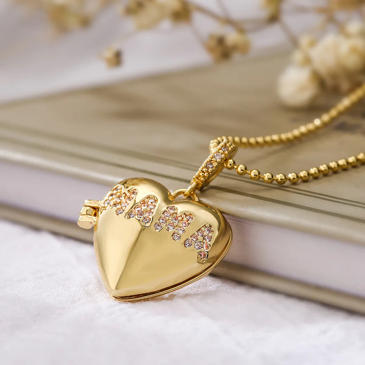 Simple Style Commute Letter Heart Shape Copper Plating Inlay Zircon 18k Gold Plated Pendant Necklace