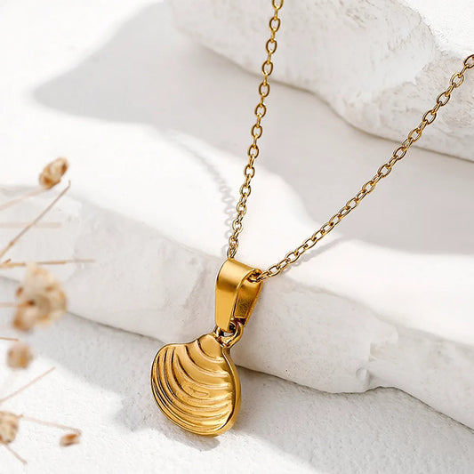 Simple Style Commute Scallop Shell Stainless Steel Pendant Necklace