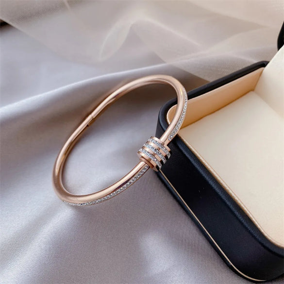 Simple Style Commute Solid Color Alloy Patchwork Women'S Bracelets